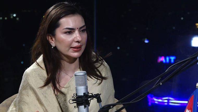 जिब्रो चिप्लिँदा सामाजिक सञ्जालमा ट्रोलको शिकार बन्दै ऋषि धमला पत्नी एलिजा