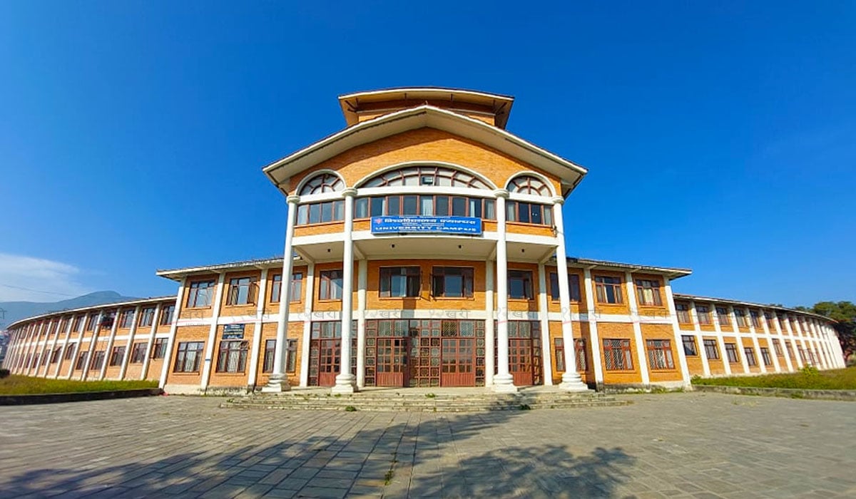 नोबेल पुरस्कार विजेताको प्रमुख आतिथ्यतामा त्रिविको दीक्षान्त हुँदै