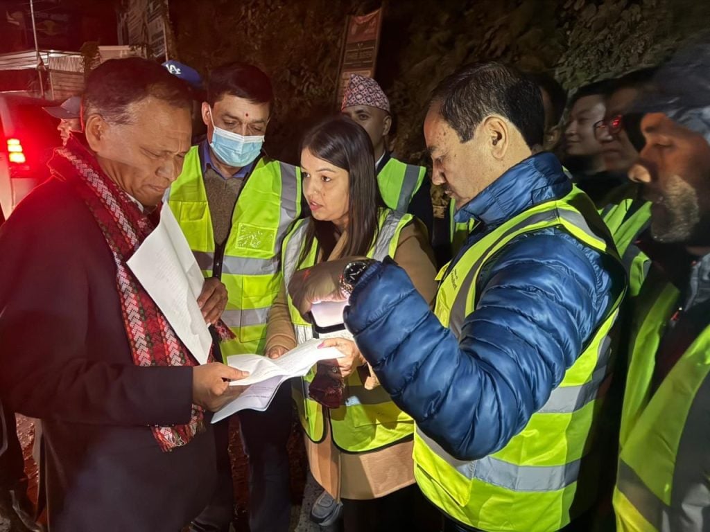 कुलमानले सम्हालेका निकायबीच छैन समन्वय, नागढुंगा-मुग्लिन सडकमा पोल सार्न किन ढिलाई?