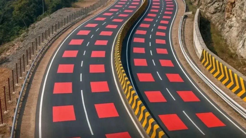 टाइगर रिजर्भमा भारतको पहिलो ‘रेड रोड,’ वन्यजन्तु सुरक्षा सुनिश्चित गर्न सडक संरचना नै नौलो