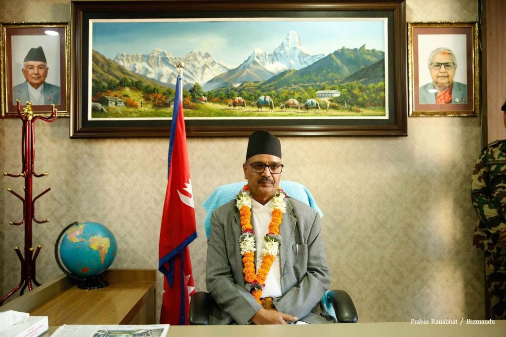 खानेपानी मन्त्रालयले पायो नेतृत्व, प्रधानमन्त्रीले श्रममन्त्री भण्डारीलाई दिइन् जिम्मेवारी