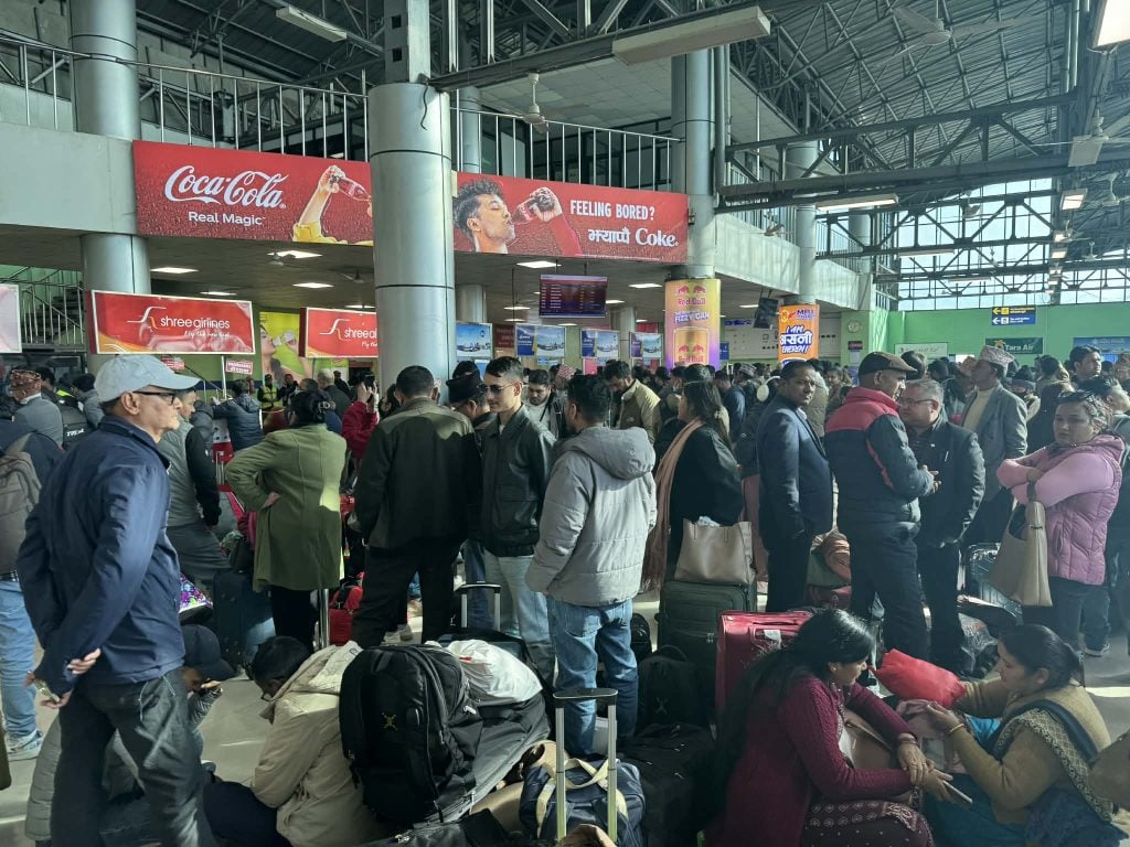तराईमा हुस्सका कारण पाँच विमानस्थलमा हुन सकेन उडान, यात्रुको चापले एयरपोर्ट अस्तव्यस्त
