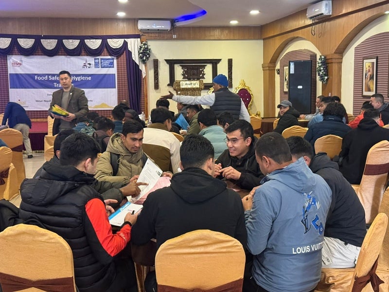 दिगो पर्यटन प्रवर्धनका लागि रेष्टुरेन्टका सञ्चालक र कर्मचारीलाई खाद्य स्वच्छता तालिम