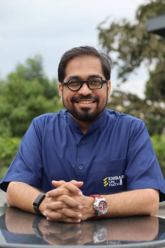 Beyond the screen: Unearthing the subtle mathematics woven into the fabric of Paran