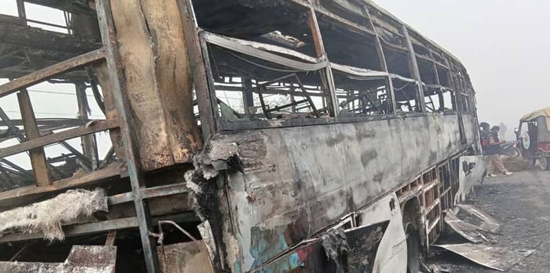 कपिलवस्तुमा गुडिरहेको बसमा आगलागी, ४४ यात्रु सकुशल