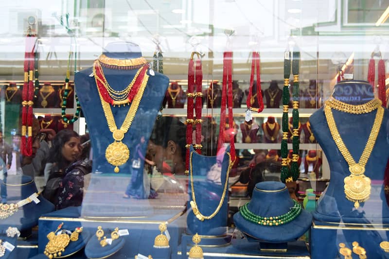 फेरि आकासियो सुनको भाउ, तोलाको करिब साढे ७ हजारले बढ्यो