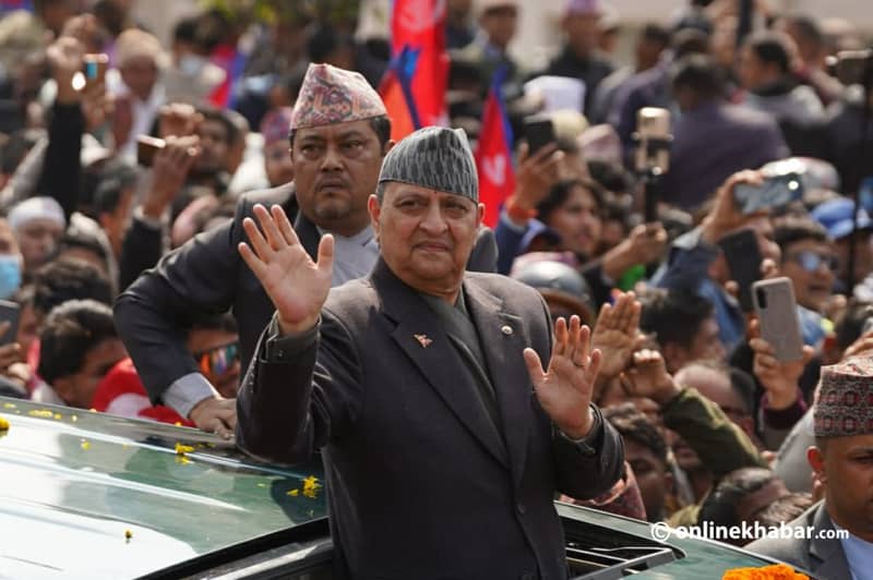 राजतन्त्र अन्त्य भएकै दिन पूर्वराजाको पोखरा भ्रमण, गर्दैछन् राजनीतिक भेटघाट