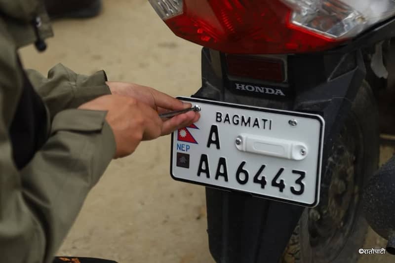 Supreme Court Issues Interim Order Against Using English on Embossed Vehicle Number Plates
