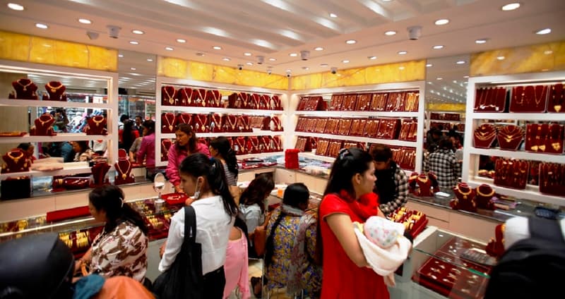 सुनचाँदीको मूल्य फेरि बढ्यो, कतिमा हुँदैछ कारोबार ?