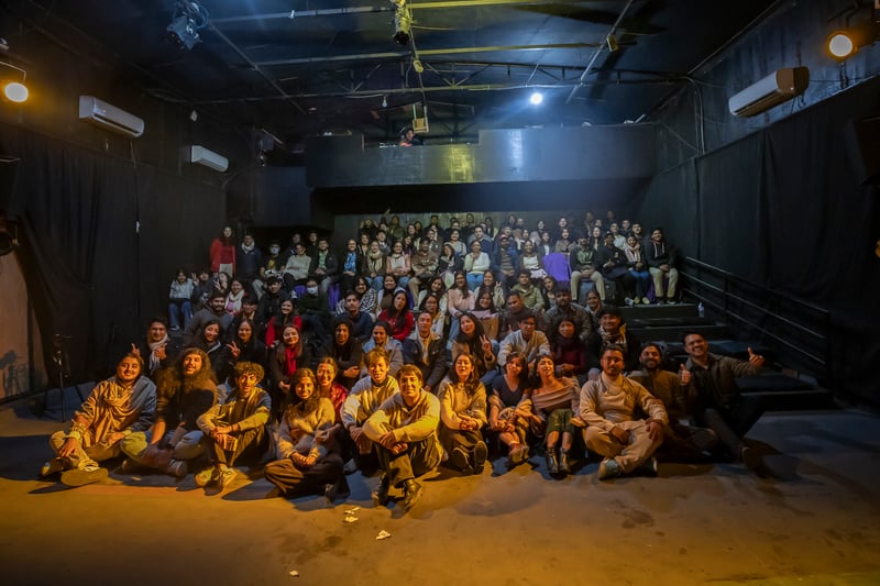 Jhilmil-e-Saajh: Where your words breathe like a sunflower