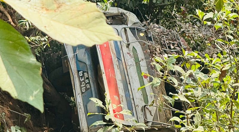 Bus carrying Nepali Army personnel for election base camp crashes in Bhojpur