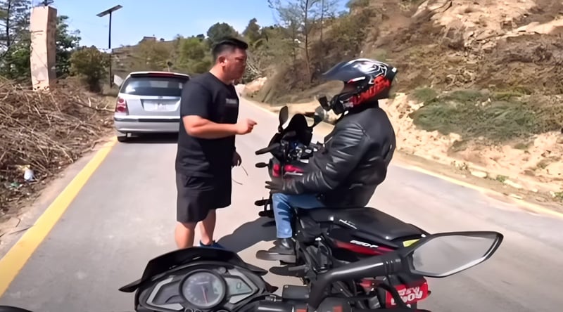 Man arrested for assaulting motorcyclists