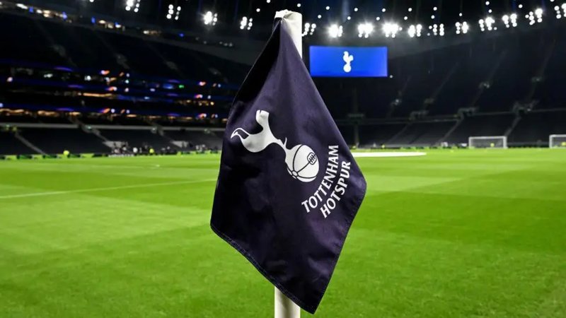 Spurs given suspended ticket ban for Nazi salutes