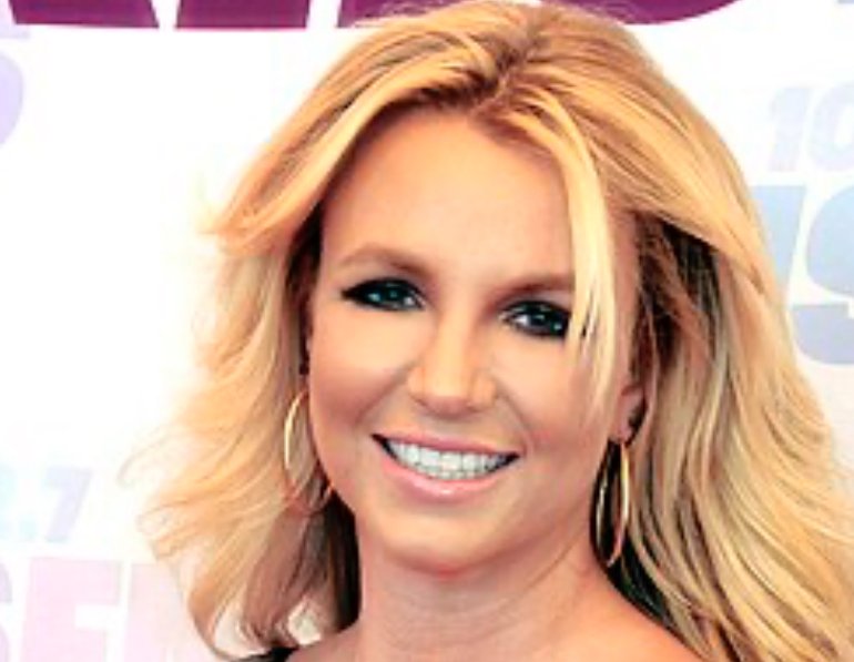 Britney Spears sells rights to entire music catalogue