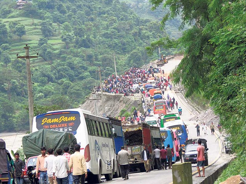 Traffic disrupted along Butwal-Narayangadh road