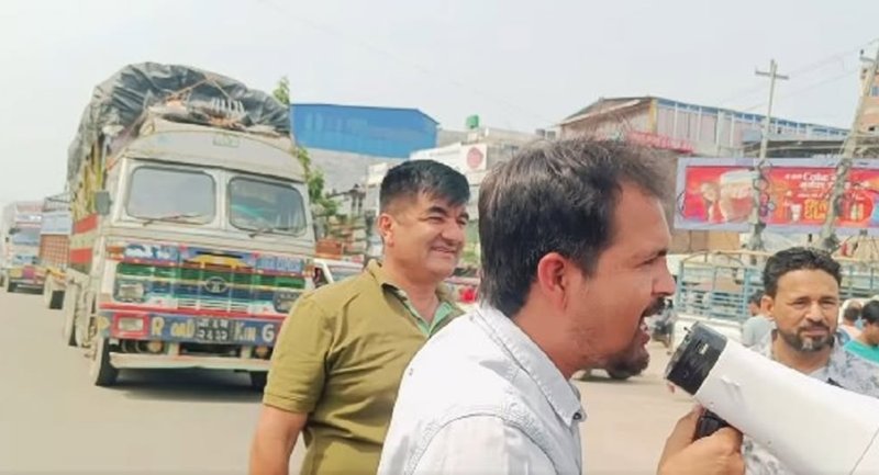 विकास आयोजना खारेजसम्बन्धी सरकारी निर्णय विरुद्ध बर्दिबासमा प्रदर्शन