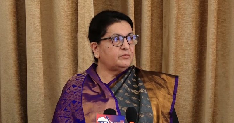 पूर्व राष्ट्रपति भण्डारीले भनिन्, ओली-लेखक पक्राउ गर्नु सरकारको अपरिपक्क निर्णय हो