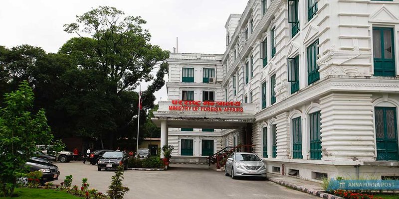 परराष्ट्र मन्त्रालयले इजरायल र इरानमा रहेका नेपालीलाई भन्यो : घर भित्रै बस्नू, यात्रा नगर्नू