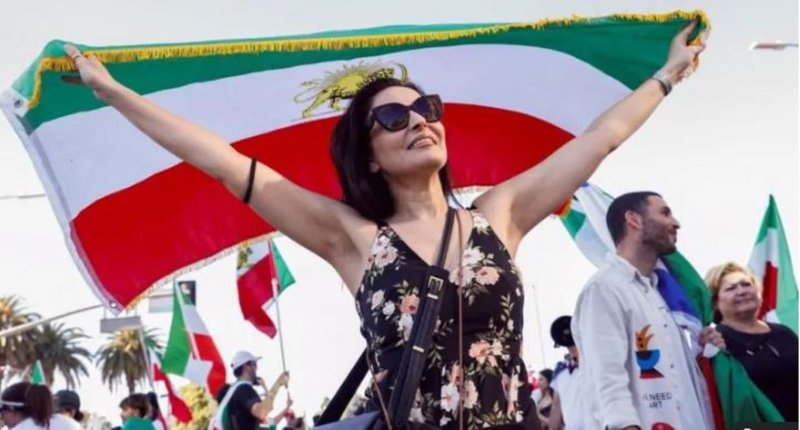 खामेनीको मृत्युबारे के भन्छन् इरानी मूलका अमेरिकी ?