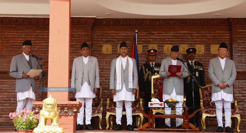 प्रतिनिधि सभाका ज्येष्ठ सांसद अर्जुननरसिंह केसीले लिए शपथ