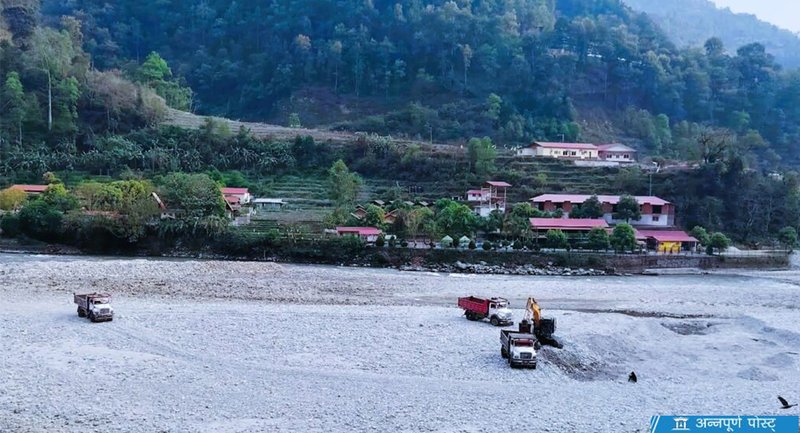 सुनकोशी नदी दोहनले संकटमा पर्यटन व्यवसाय