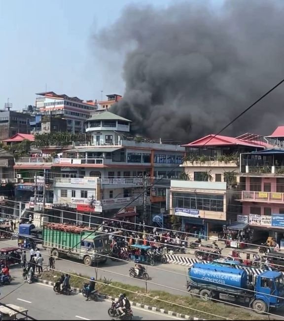 पूर्वाञ्चल आइसक्रिम क्याफेमा आगलागी, ३५ लाख बढीको क्षति