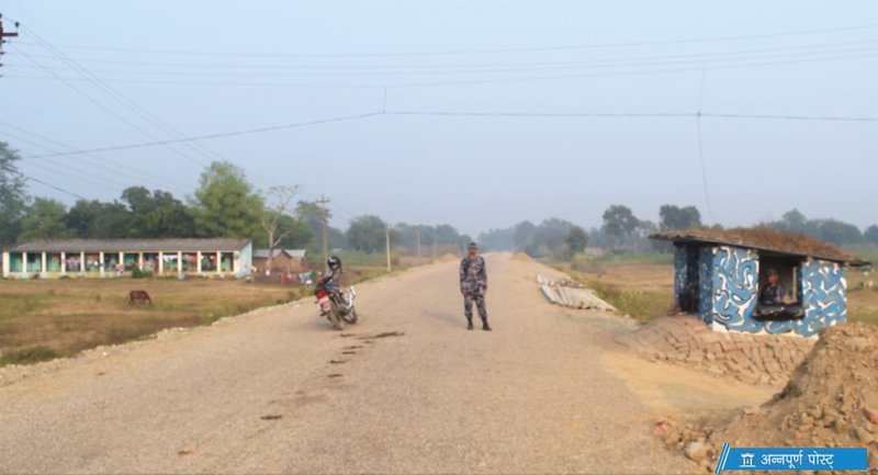 भारतसँग जोडिएका सीमा नाका ‘शिल’, सवारी सञ्चालनमा रोक