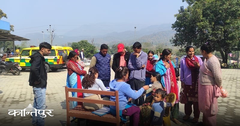 डडेल्धुराका तीन स्थानमा निःशुल्क परिवार नियोजन शिविर, २७ जनाले लिए स्थायी सेवा