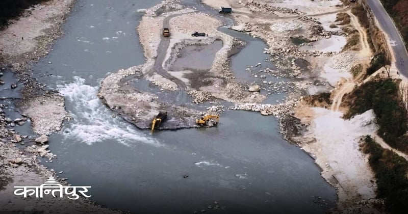 कालीगण्डकीमै एक्स्काभेटर लगेर नदीजन्य पदार्थ दोहन