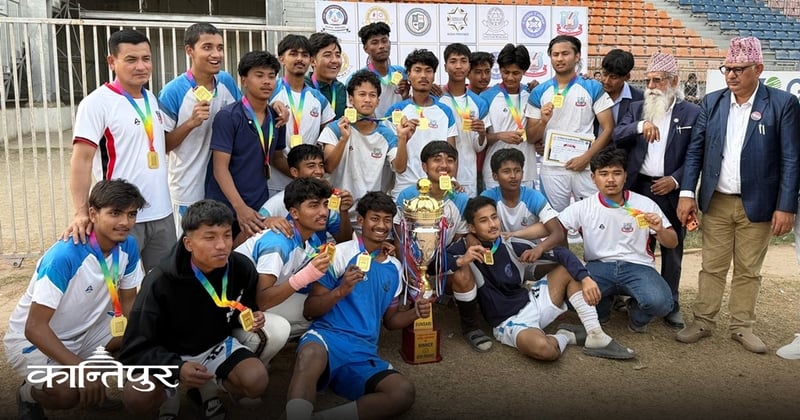 विश्वआदर्शलाई हिसान कोशी फुटबल च्याम्पियनसीप उपाधि