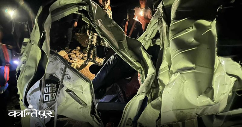 गोरखा माइक्रो दुर्घटना : घाइते ९ जनालाई चितवन रिफर