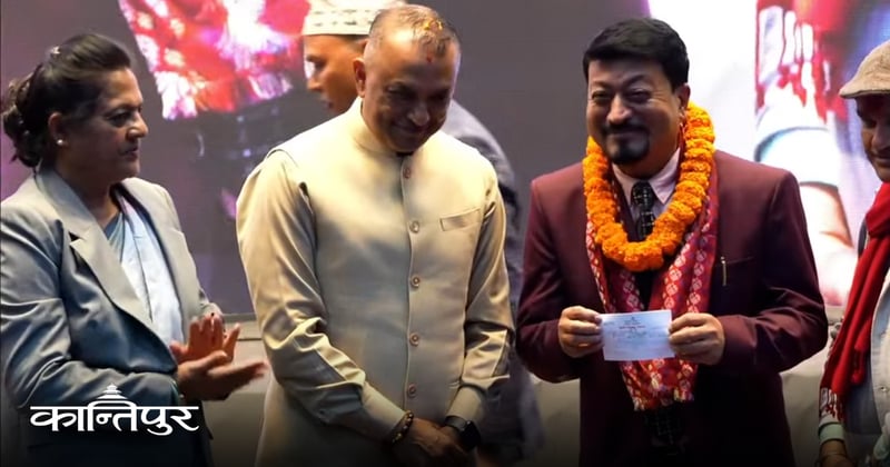 एमाले नेता मानन्धर कांग्रेसमा प्रवेश