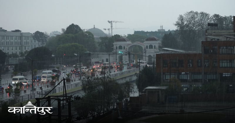 वर्षाले काठमाडौंमा ट्राफिक जाम बढ्यो, सुरक्षित यात्रा गर्न आग्रह