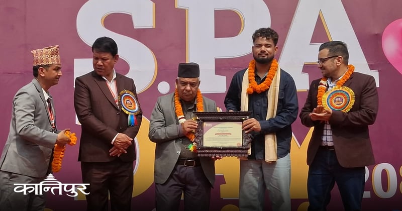 विश्वकप खेलेका दुई क्रिकेटरलाई लाखसहित सम्मान