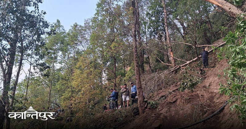 नुवाकोटमा सडक विस्तारका क्रममा पहिरो खस्दा दुई जनाको मृत्यु