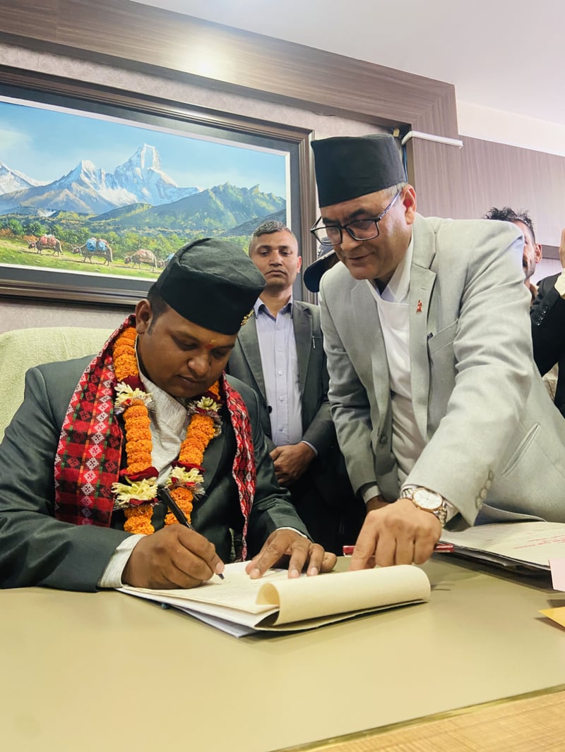 New labour minister takes office amid Gulf turmoil