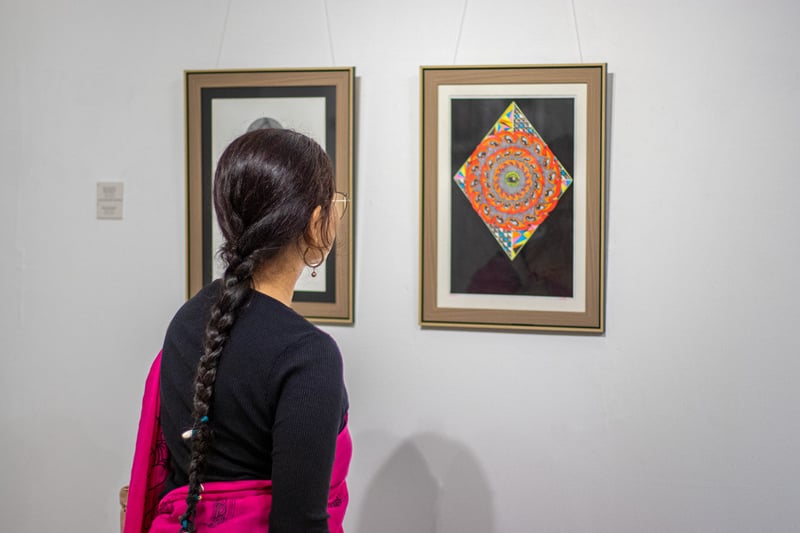 The way of colour, silence, and reflection