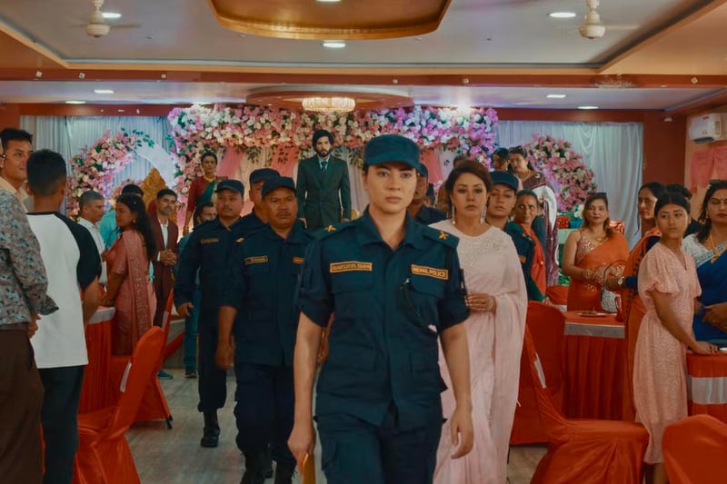 In ‘Pariwartan’, action swings between entertaining and absurd