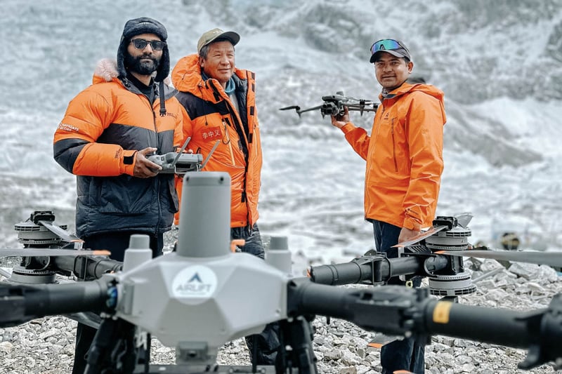 Everest route through Khumbu Icefall reopens