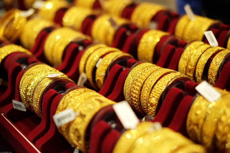Gold and silver prices surge in domestic market
