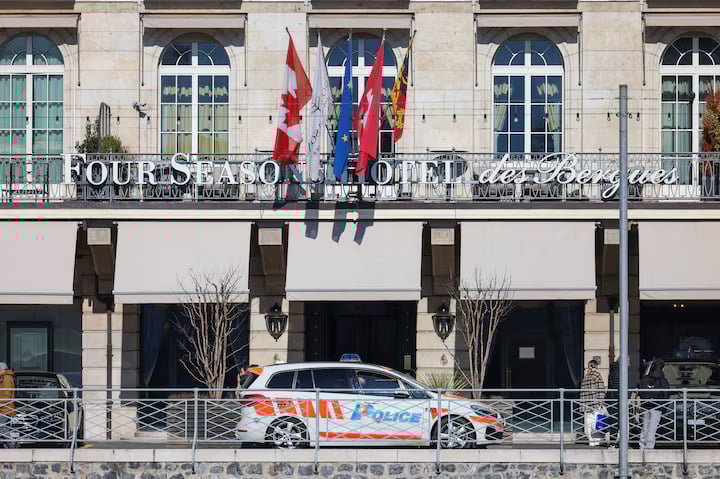 Pakistan, Afghan Taliban forces clash as diplomatic efforts intensify