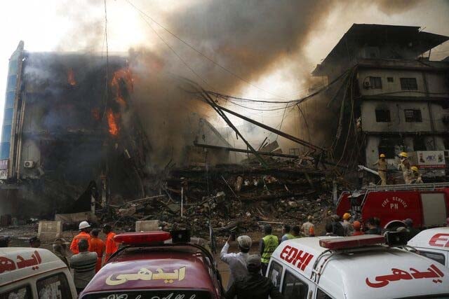 Death toll in Karachi mall fire jumps to 11