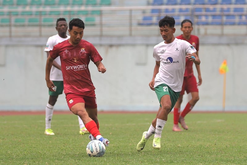 संकटा र लालीगुराँसले अंक बाँडे