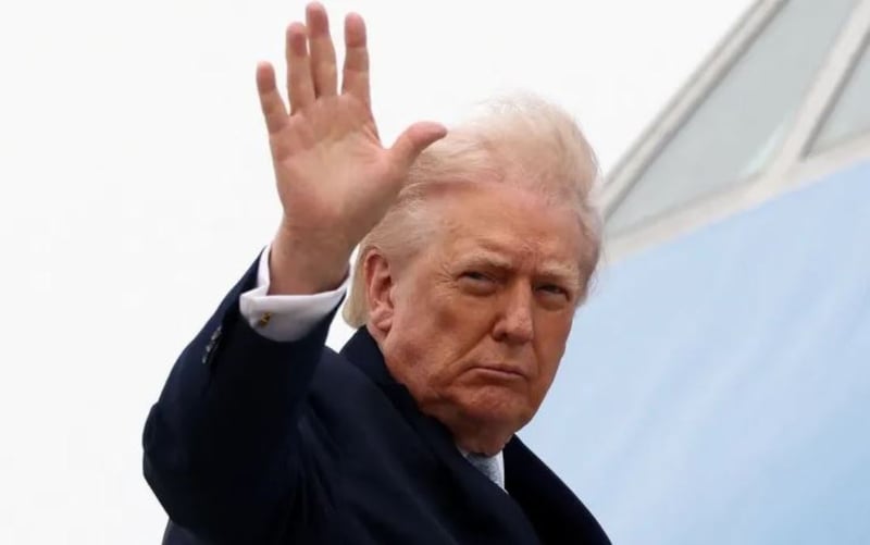 ३६ घण्टाअघि ‘इरान सिध्याउने’ धम्की दिएका ट्रम्प किन एकाएक वार्तामा फर्किए ?