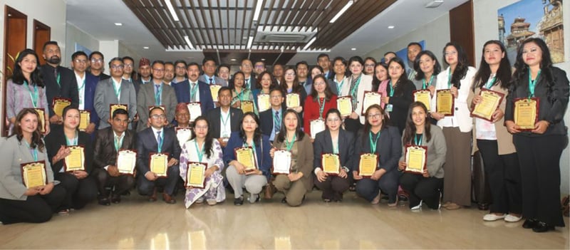 सिटिजन्स बैंकका कर्मचारीलाई दीर्घसेवा सम्मान