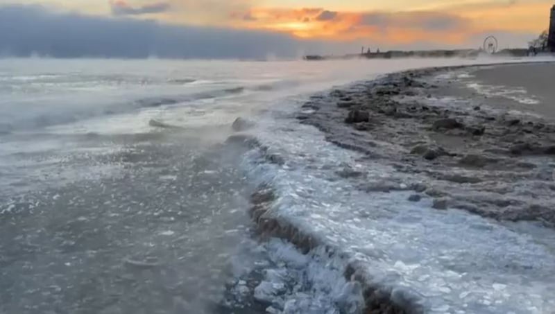 अमेरिकामा भारी हिमपातको सम्भावना, आठ हजारभन्दा बढी उडान रद्द