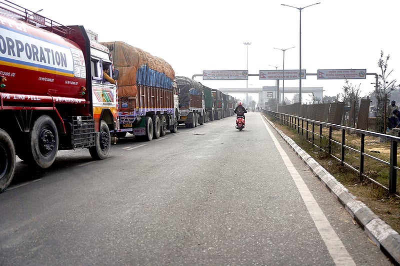 वीरगन्ज नाकाबाट सात महिनामा करिब ६ खर्बको आयात