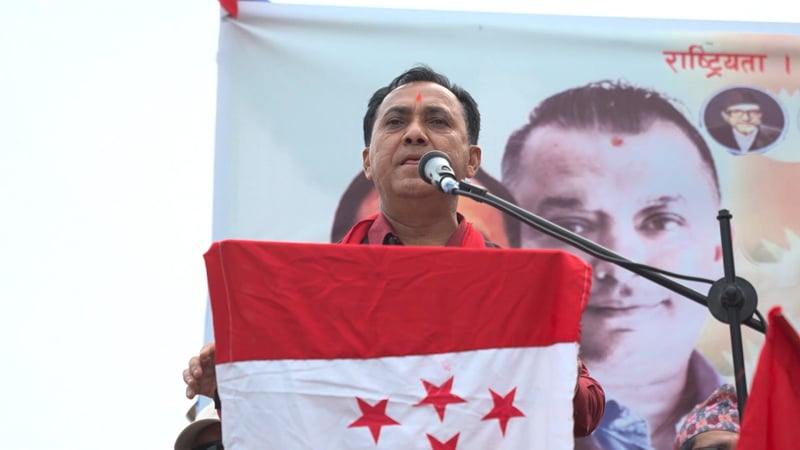 एयरपोर्टमा अँगालेर बुद्ध जन्मेको देश नछोड भन्दैमा युवाहरू रोकिँदैनन् : विश्वप्रकाश शर्मा