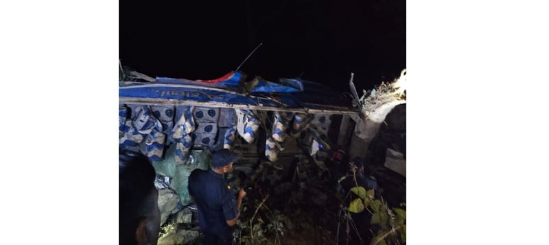 नवलपरासीको दाउन्ने क्षेत्रमा दुर्घटना, तीनजनाको मृत्यु, १५ घाइते