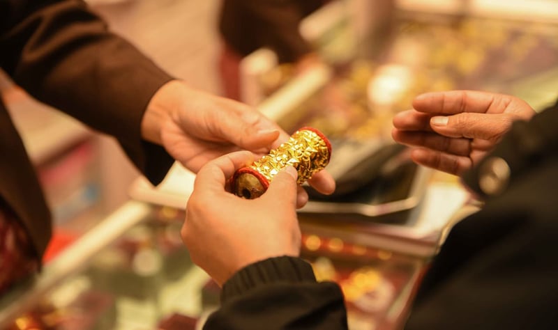 सुनको मूल्य तोलामा ३८ सयले बढ्यो, चाँदीको कति ?